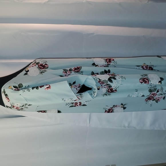 Torrid Blouse 👚 😍 - Picture 4 of 5